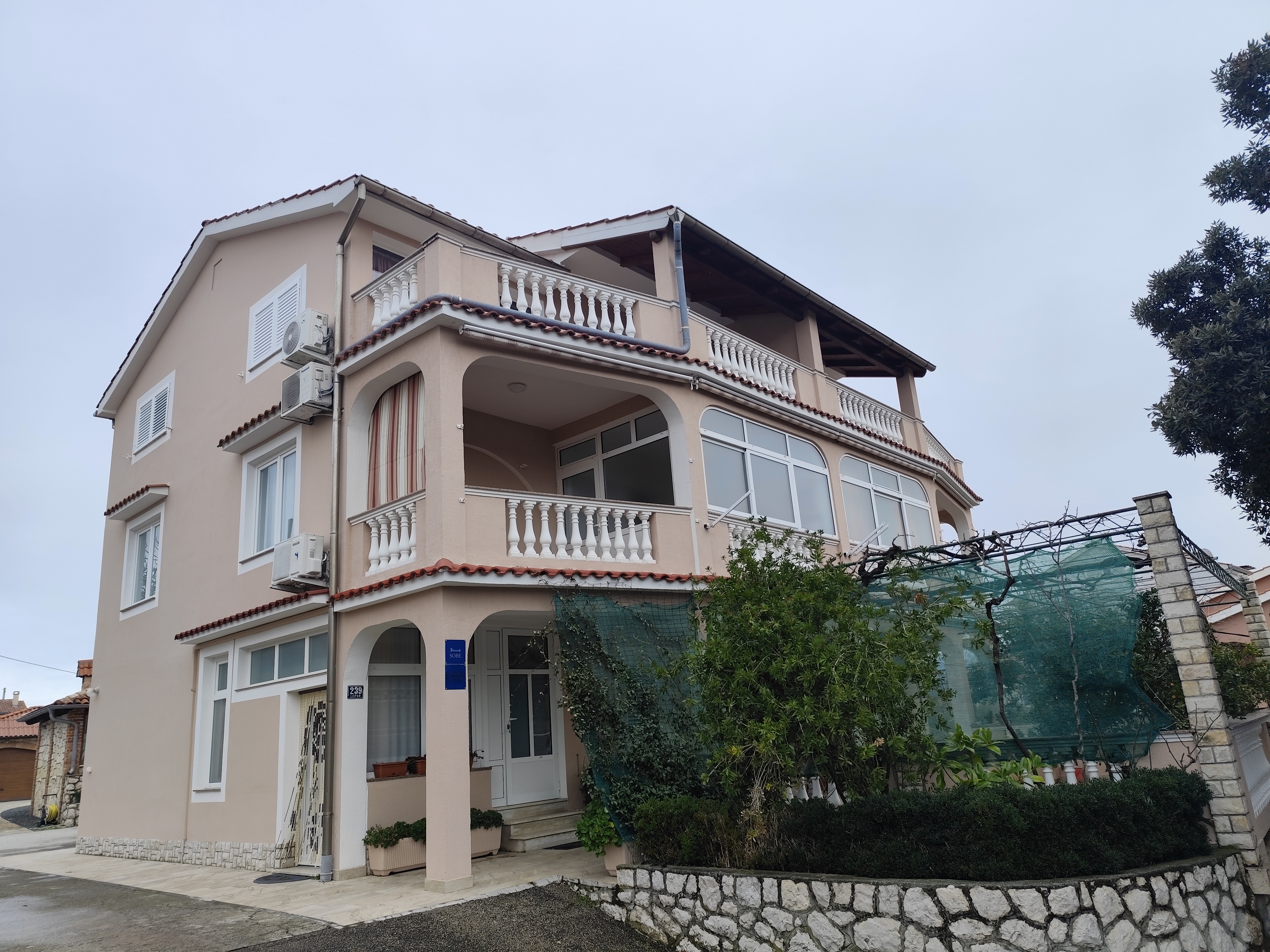 Apartmani Pirić, Lopar - kuća