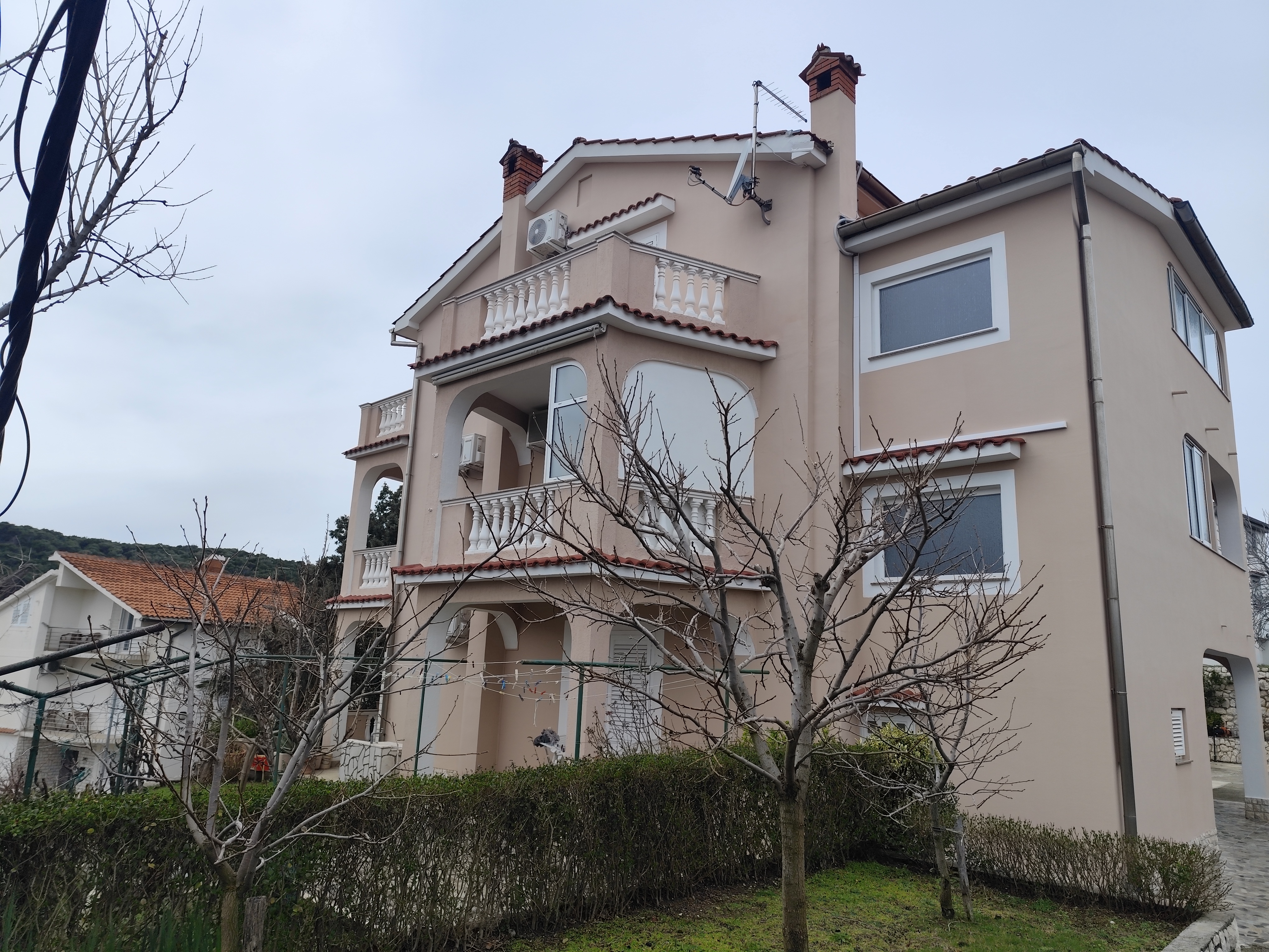 Apartmani Pirić, Lopar - pogled na kuću